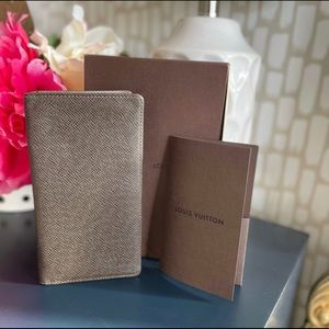 LV authentic cover check. Reposhing it. Beautiful like new